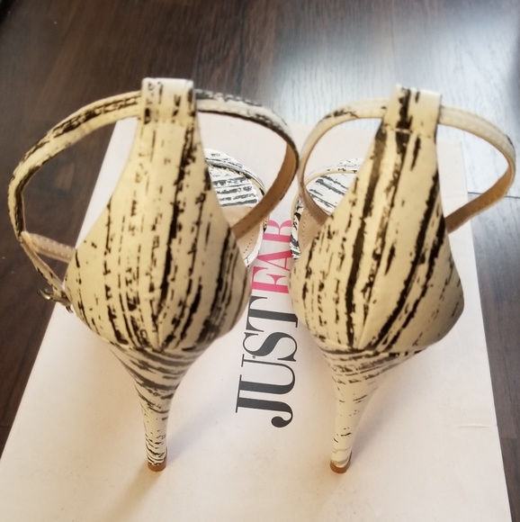 JustFab Rosey Printed Heels Shoes | Black & White - Picture 4 of 5